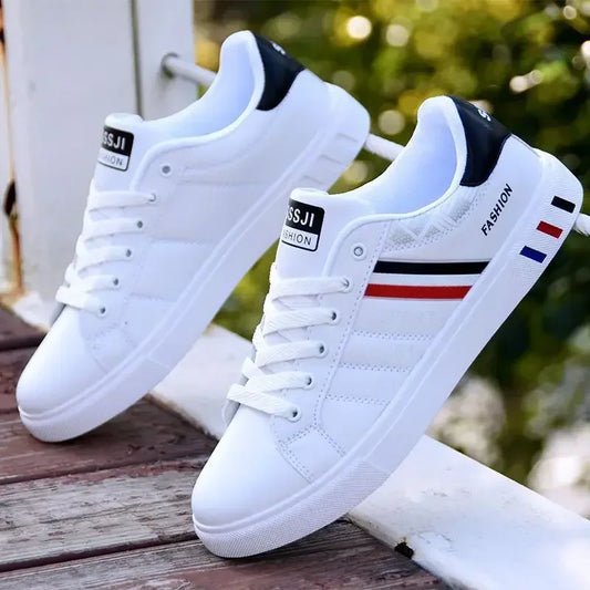 أحذية رياضية رجالية كاجوال أحذية مسطحة للرجال أحذية Zapatillas Hombre خفيفة الوزن من جلد البولي يوريثان قابلة للتنفس أحذية رياضية بيضاء للرجال